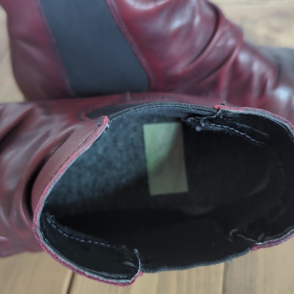 Remonte Women’s Red/Black Ruched Leather Chelsea Ankle Boots - Picture 5 of 7
